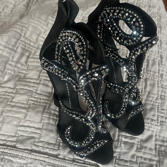 Giuseppe Zanotti beaded swirl heel - Picture 7 of 7